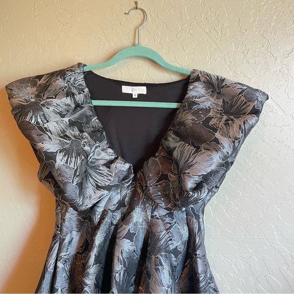 Kelsis Silver and Black Puff Sleeve V Neck Flutter Dress - Picture 3 of 7